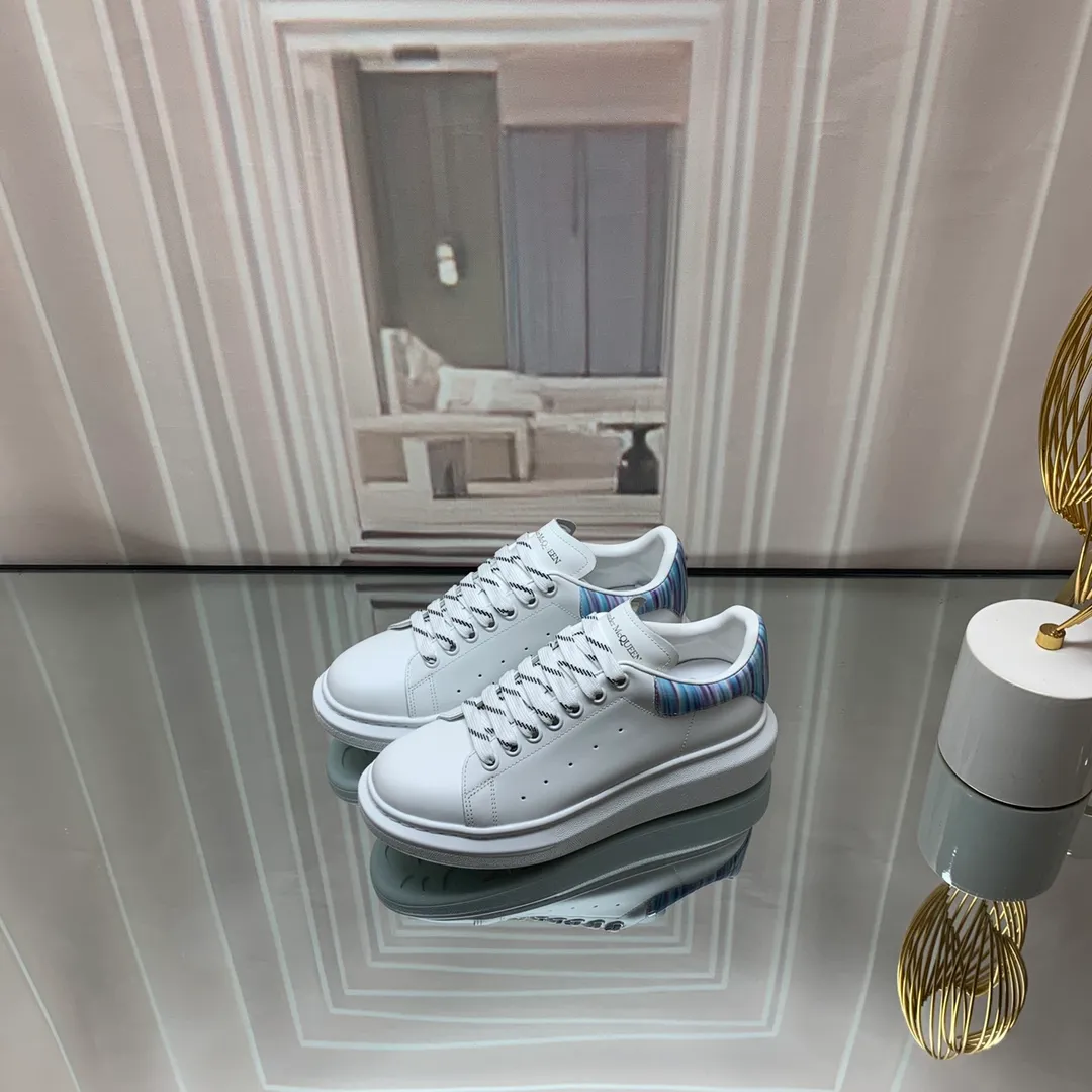 👟👟Ex-factory price 560👟👟 Professional McQueen factory. Top version. Couple style Alexander McQUEEN high version has been upgraded to the highest quality again✅ 💪McQueen Spring, Summer, Autumn and Winter top version Purchasing level✅ Recruiting national online and offline agents to join🤝 🏆Fabric: Original materials imported from Italy. Texture, water-resistant and non-discoloring 🏆Inner lining: ️A-grade Italian imported lining resistant to dirt, sweat-absorbent, breathable and comfortable 🏆Foot pads: top-grade imported Italian super-soft cowhide leather 🏆Outsole: PU+counter 1:1 🏆Shoe box: original white box. Plus white flip cover for double-layer protection. Cloth bag. Handbag. Certificate of 1:1 mold opening, 4-piece set. Delivered with a pair of shoelaces. 🖕🏿🖕🏿🖕🏿 You can choose any pair of shoelaces in any color of our factory 🏆Code number: women's 34-41. men's 38-46 🏆Special remarks (women's code 34.40.41, men's code 38.45.46 is customized, no returns or exchanges) Win-win cooperation 🤝